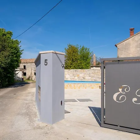 Casa Mia *